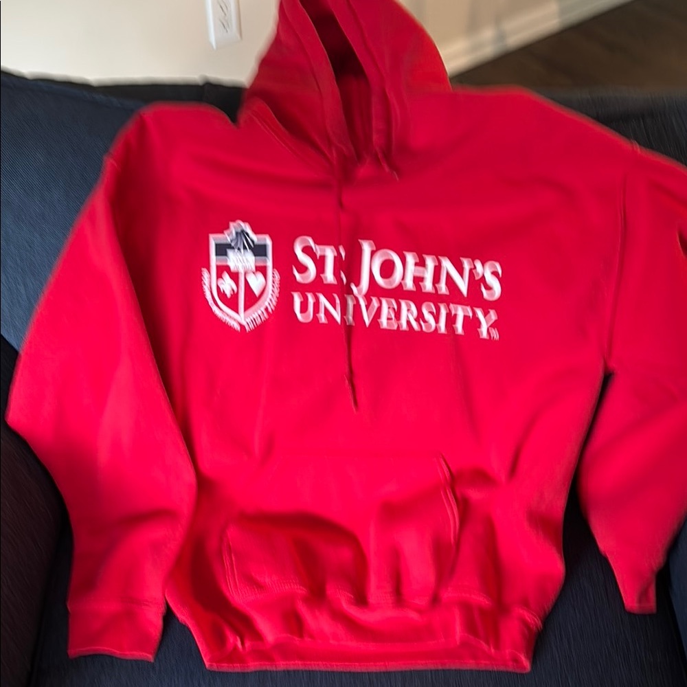 St John’s University Gildan Red Sweatshirt Classic Pullover Style